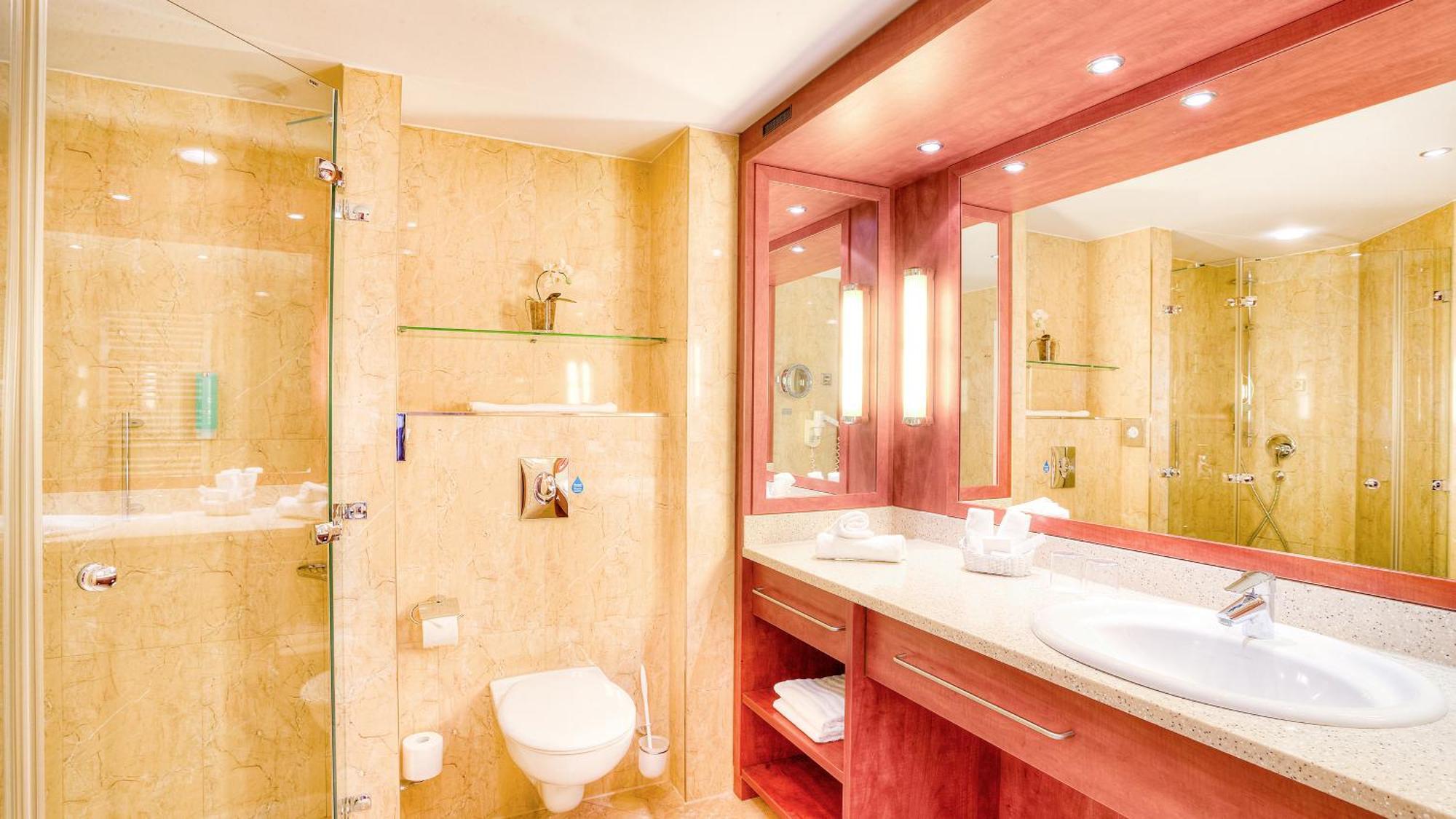 Hotel Zur Post - Ein Rovell Hotel Heringsdorf  Esterno foto