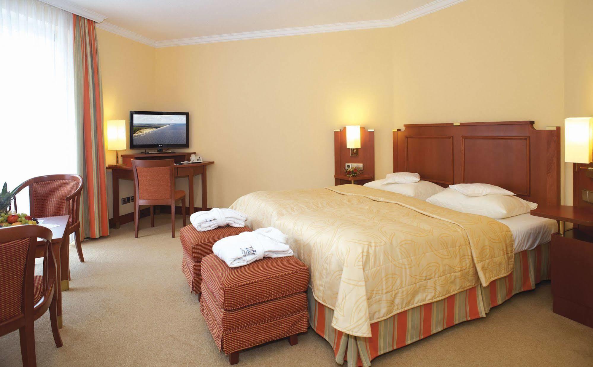 Hotel Zur Post - Ein Rovell Hotel Heringsdorf  Esterno foto